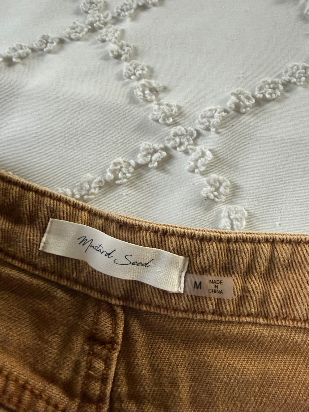 Mustard Seed “mustard” Distressed Frayed Hem Women's Shorts Size Medium - Picture 2 of 5